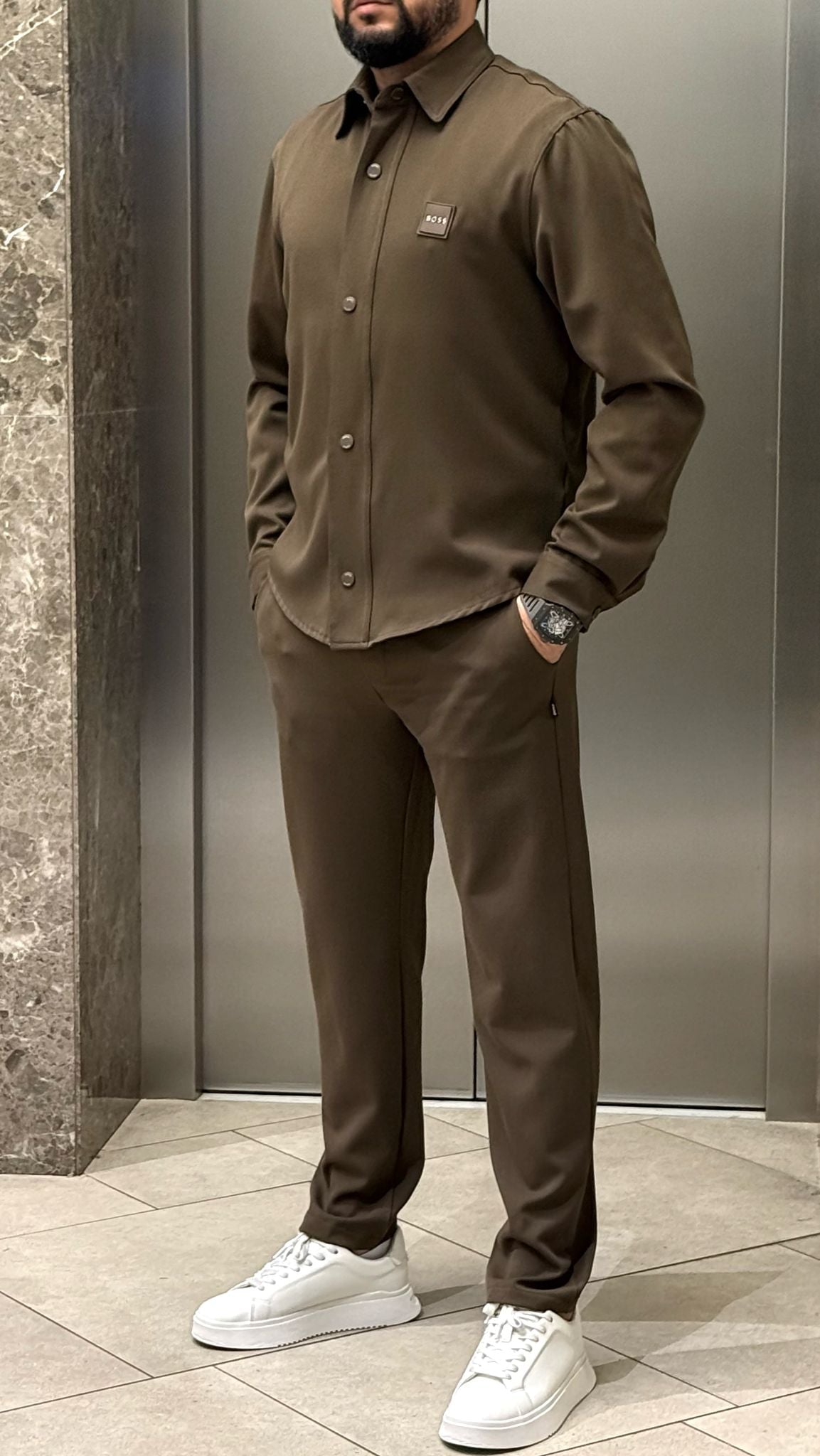 HUGO BOSS KAHVERENGİ MEVSİMLİK TAKIM