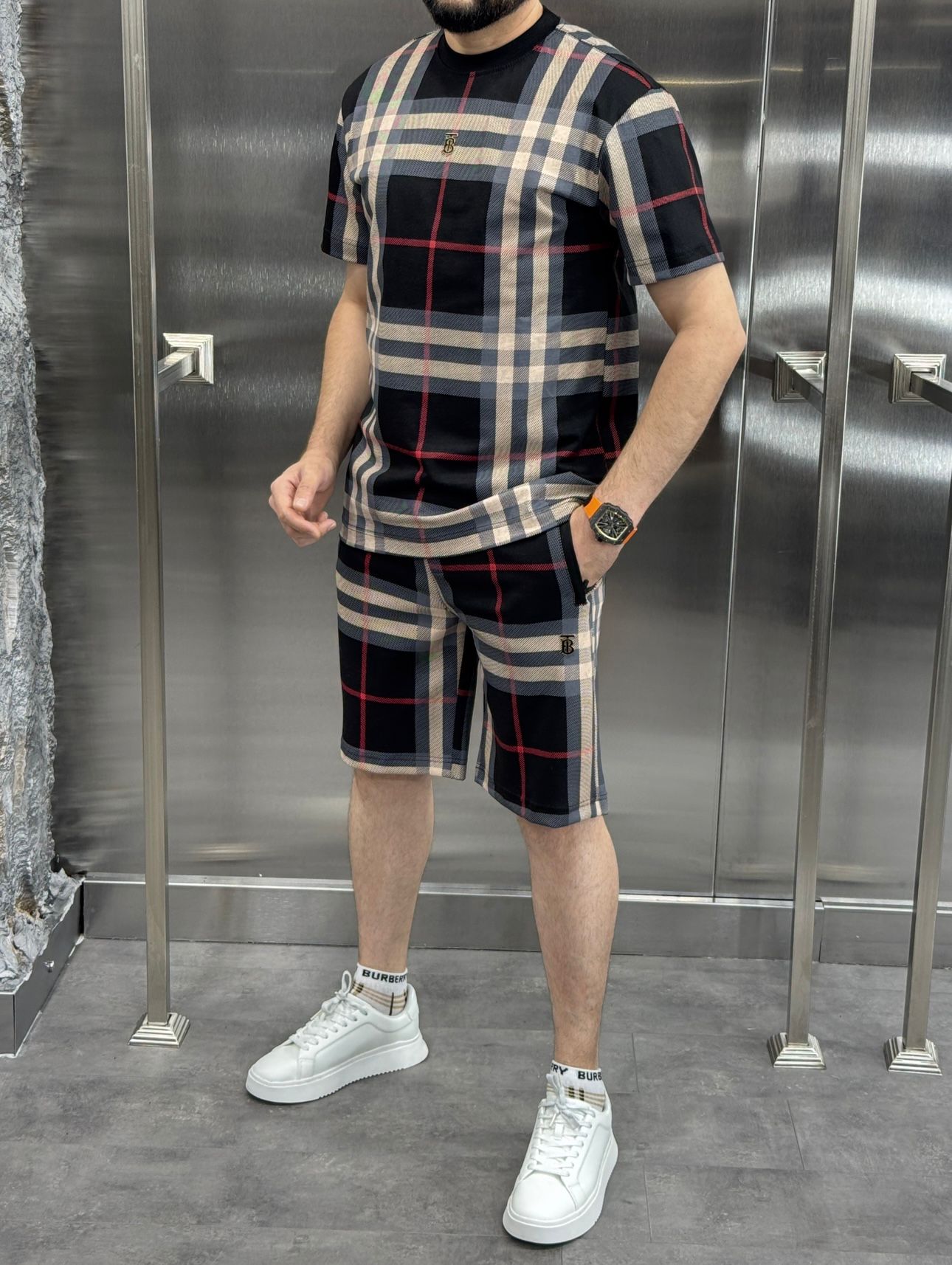 Burberry Şortlu Takım